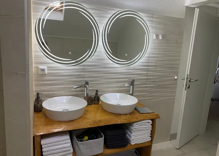 Kartal Centar * Bihać